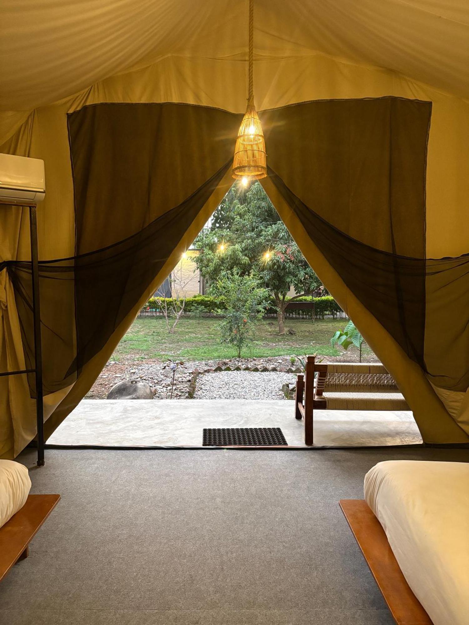 Hotel Tharu Garden And Beer Bar Chitwan Exterior photo